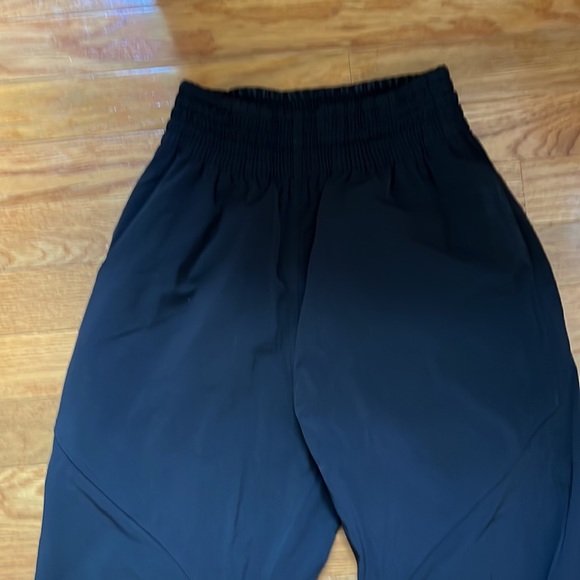 Lululemon labs black joggers sz xs - Picture 3 of 4